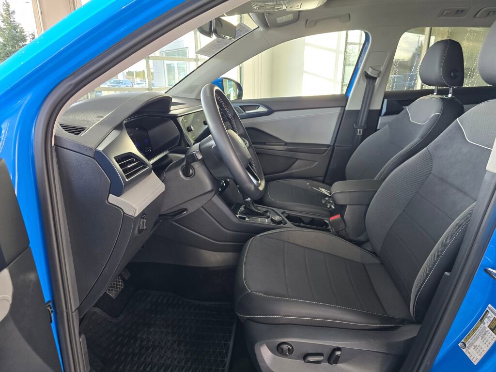 Used 2024 Volkswagen Taos SE image 23