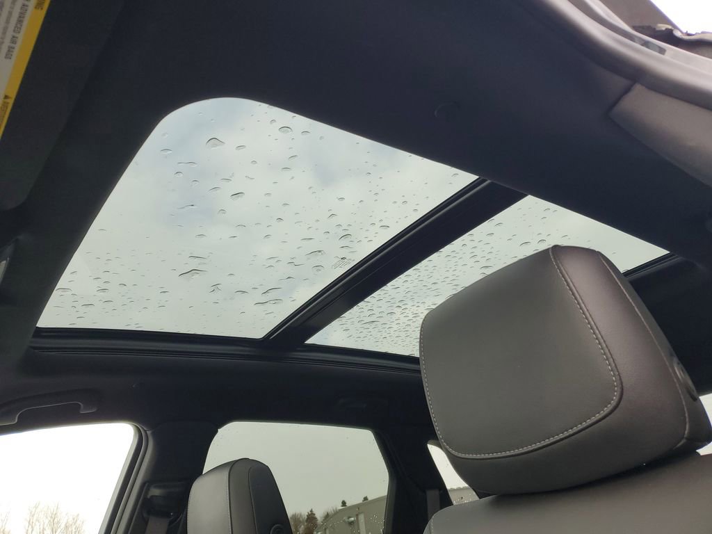 Used 2023 Cadillac XT5 Premium Luxury w/ LPO, Floor Liner Package image 6