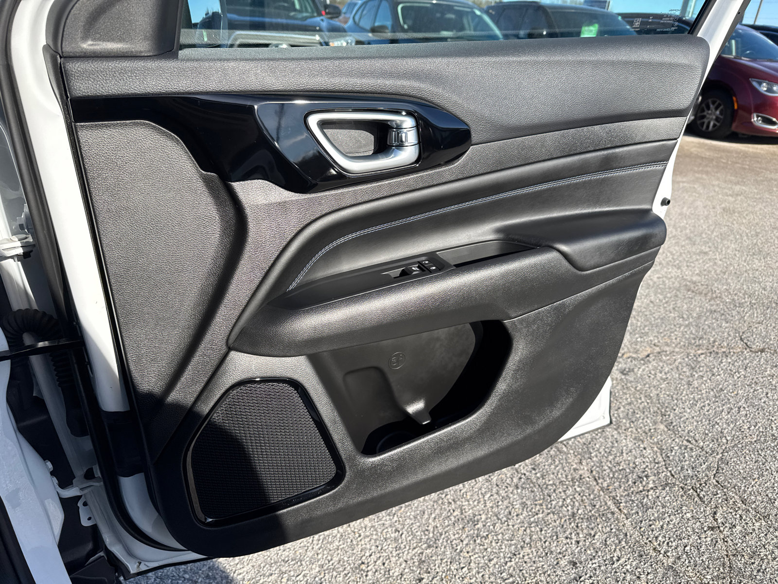 New 2025 Jeep Compass Latitude w/ Altitude Special Edition image 15