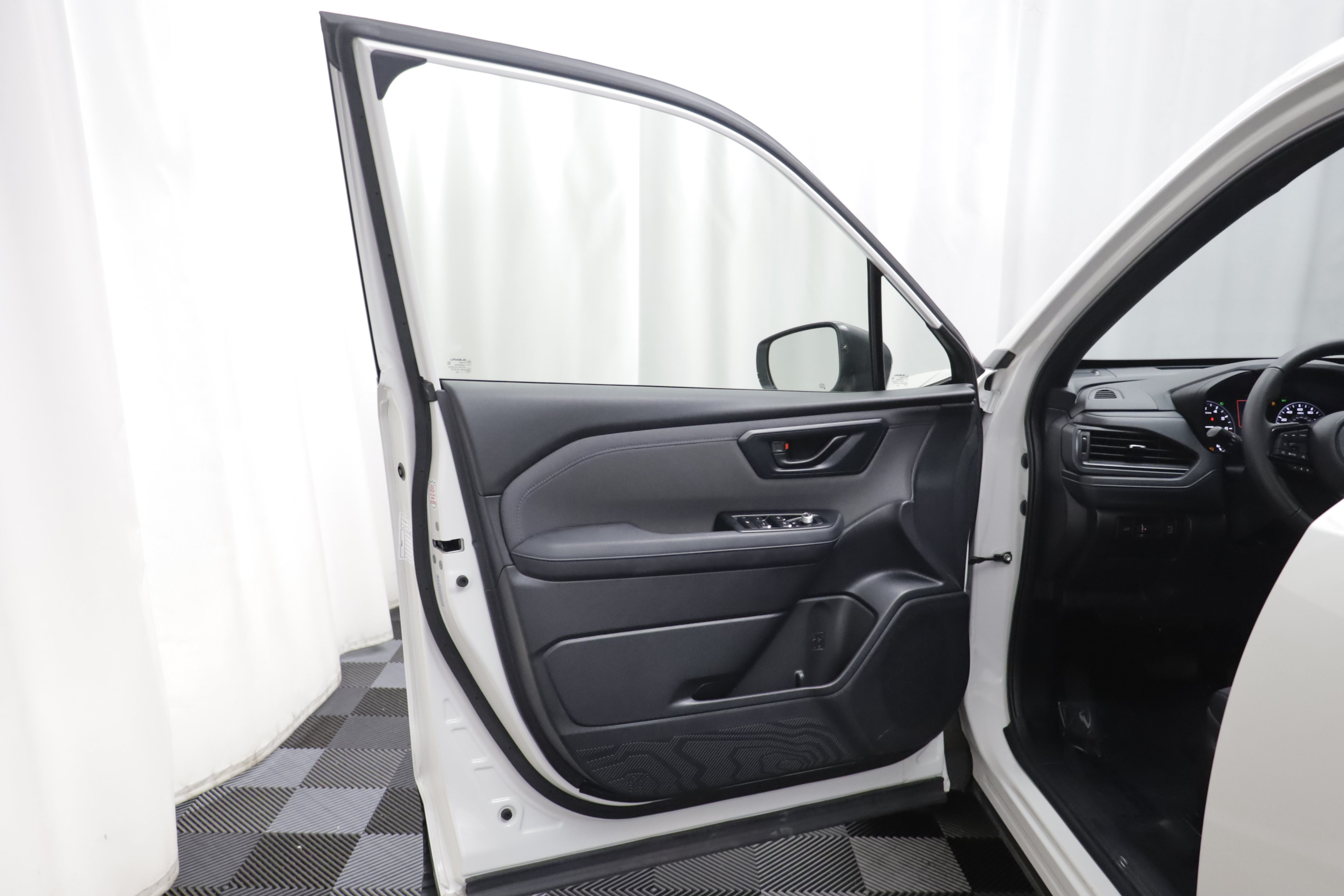 Used 2025 Subaru Forester Premium AWD/4WD image 4