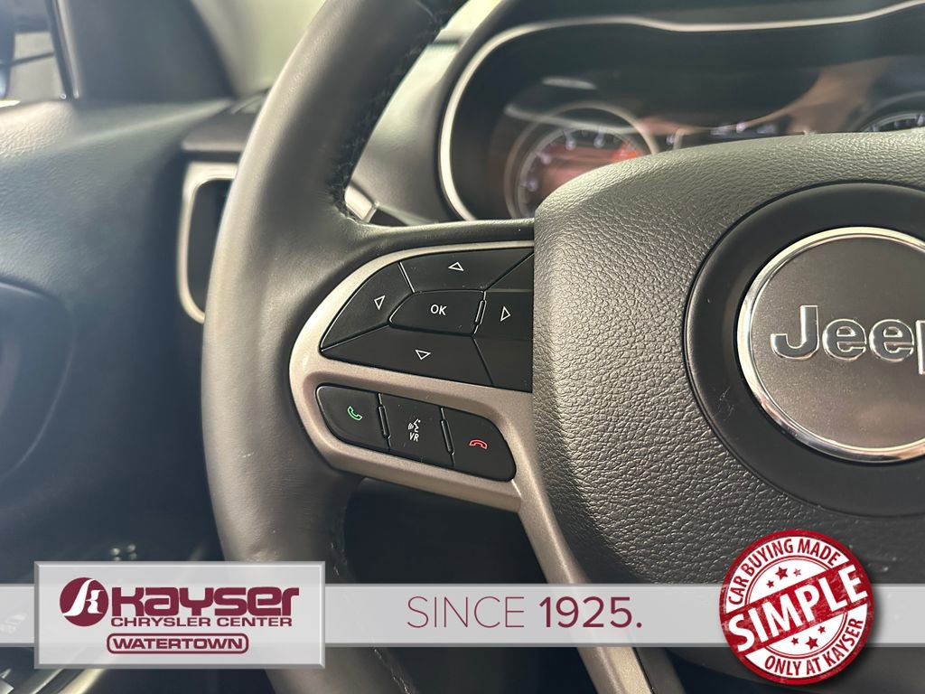 Used 2019 Jeep Cherokee Latitude Plus w/ Comfort/Convenience Group FWD image 16