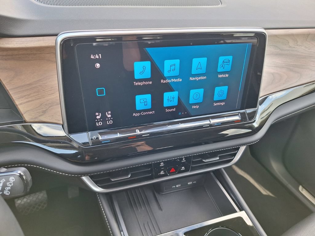 Used 2025 Volkswagen Atlas SE FWD image 15