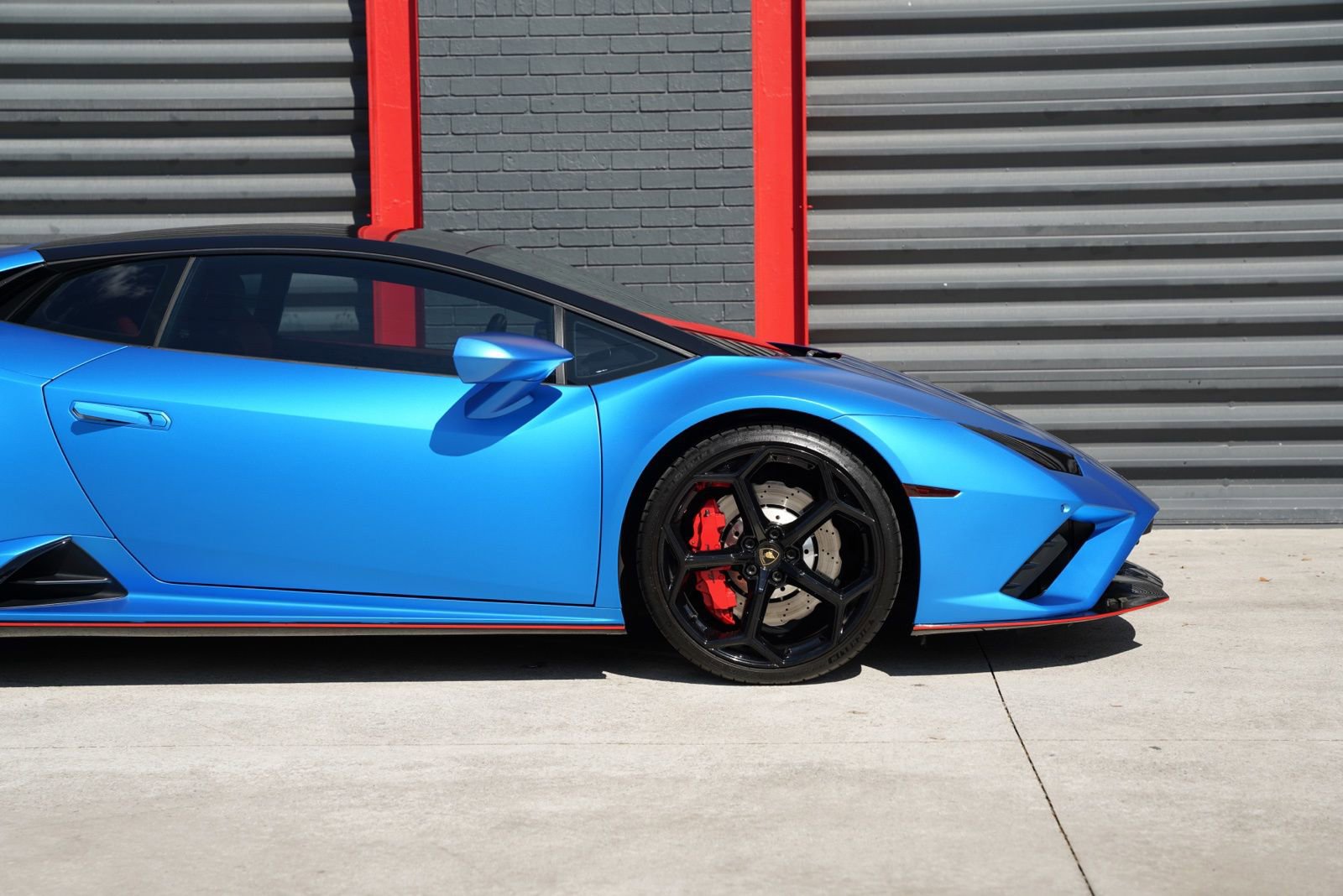 Used 2021 Lamborghini Huracan EVO image 8