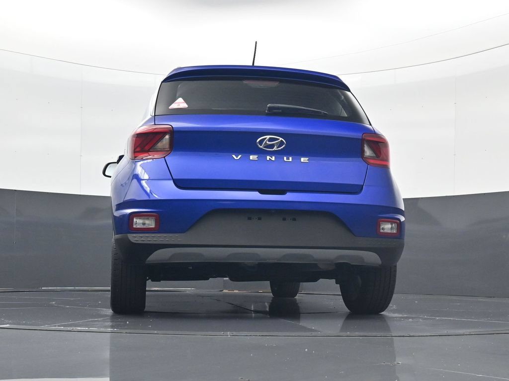 Certified 2024 Hyundai Venue SEL FWD image 27