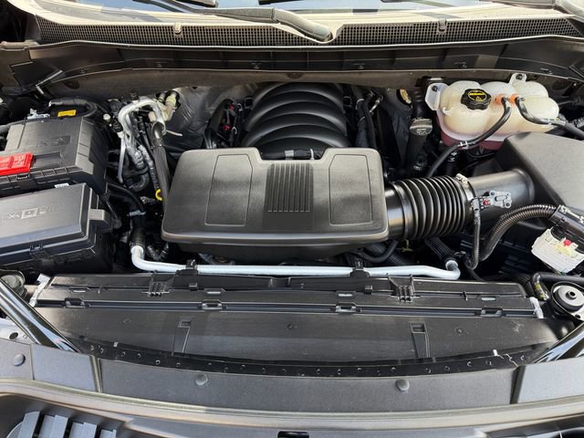 Used 2025 Chevrolet Suburban RST w/ Comfort Package AWD/4WD image 16