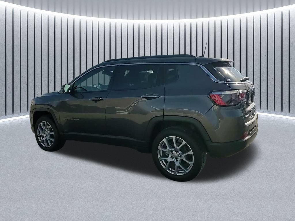 Used 2023 Jeep Compass Latitude AWD/4WD image 15