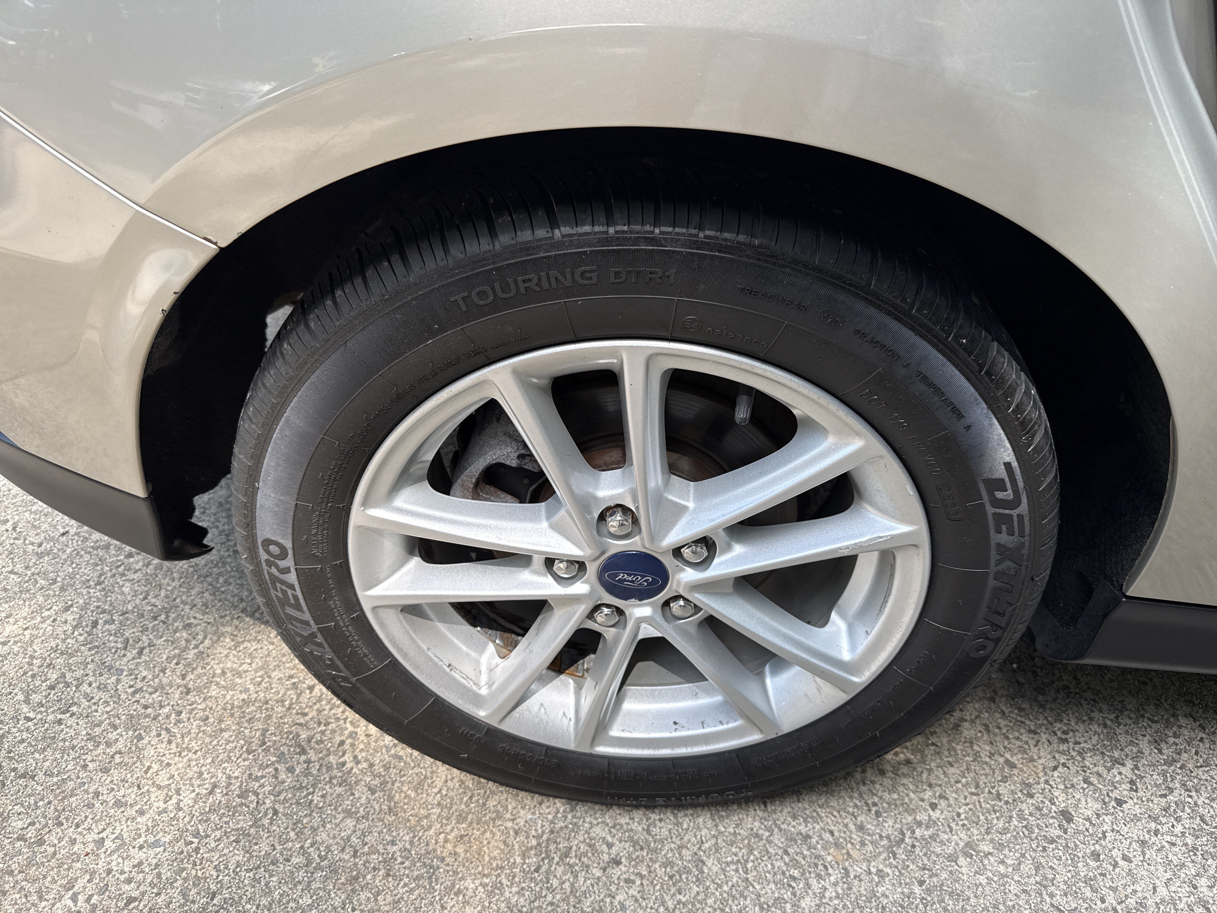 Used 2016 Ford Focus SE w/ SE Power Seat Package FWD image 17
