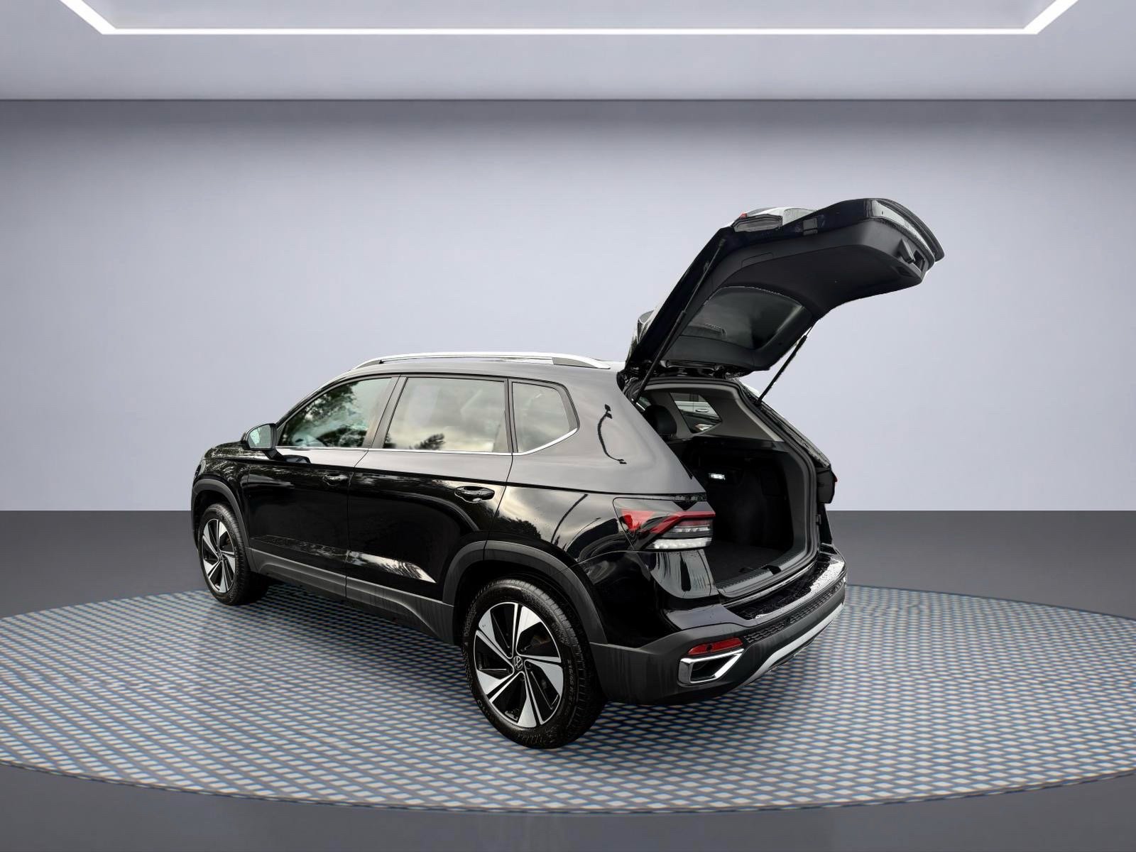 Used 2025 Volkswagen Taos SE AWD/4WD image 9