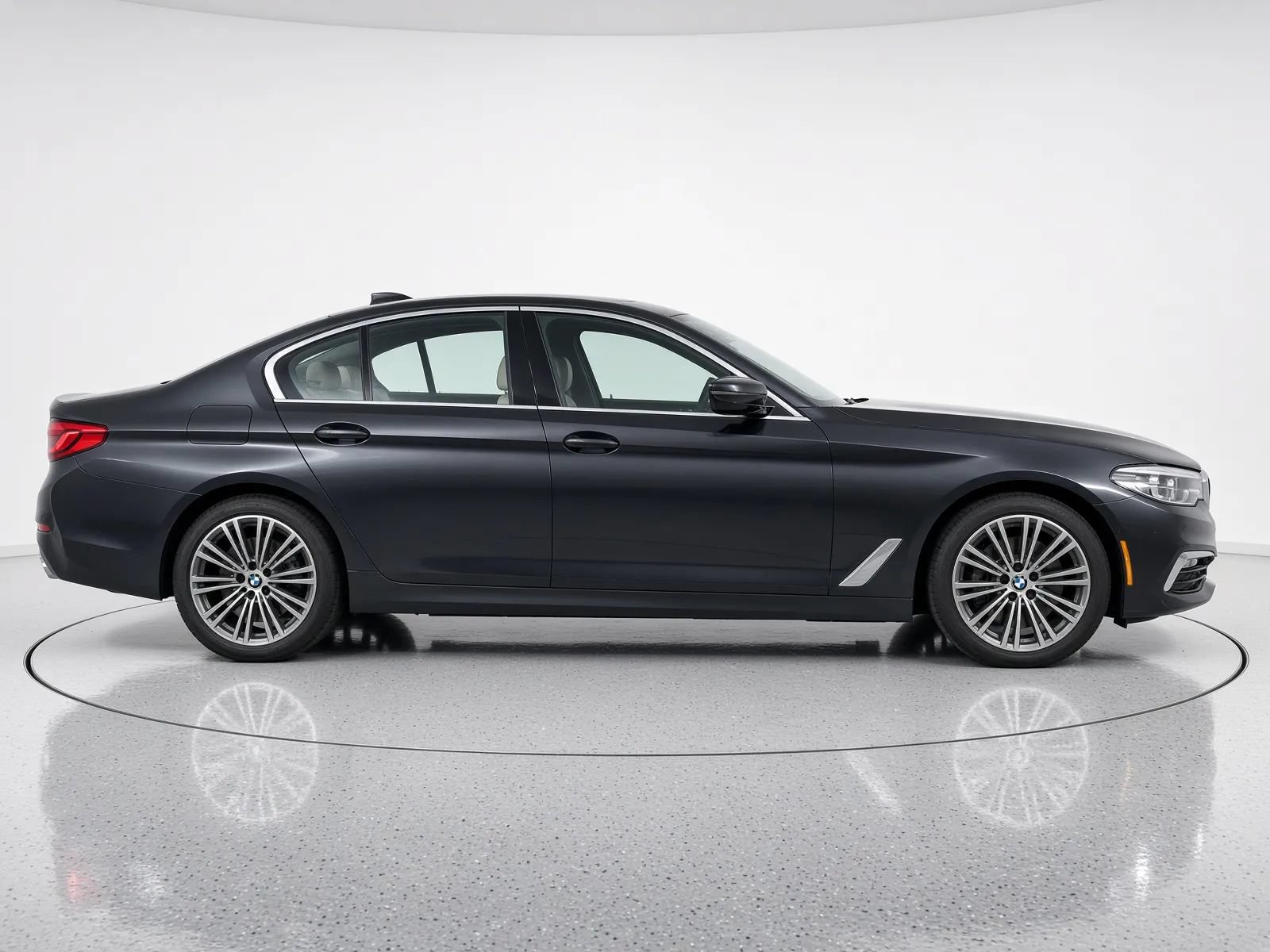 Used 2020 BMW 530e RWD image 5