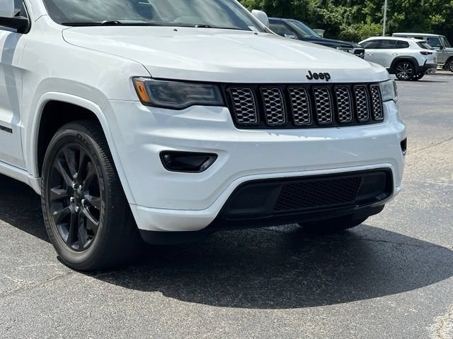 Used 2021 Jeep Grand Cherokee Laredo X AWD/4WD image 2