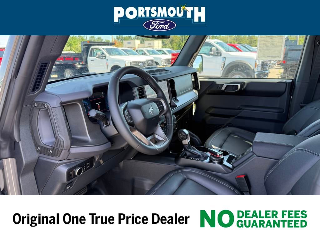 New 2025 Ford Bronco Badlands image 3