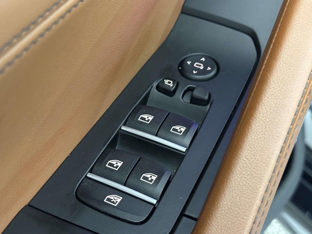 Used 2025 BMW X6 M60i w/ Parking Assistance Package image 18