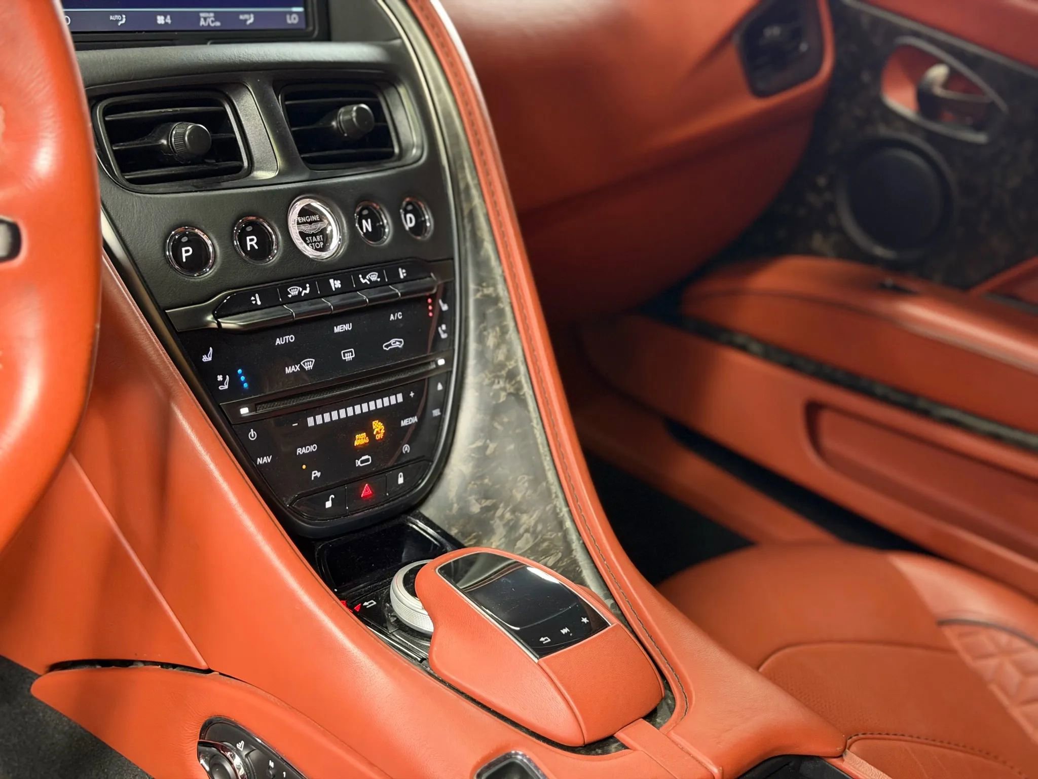 Used 2019 Aston Martin DBS Superleggera image 22