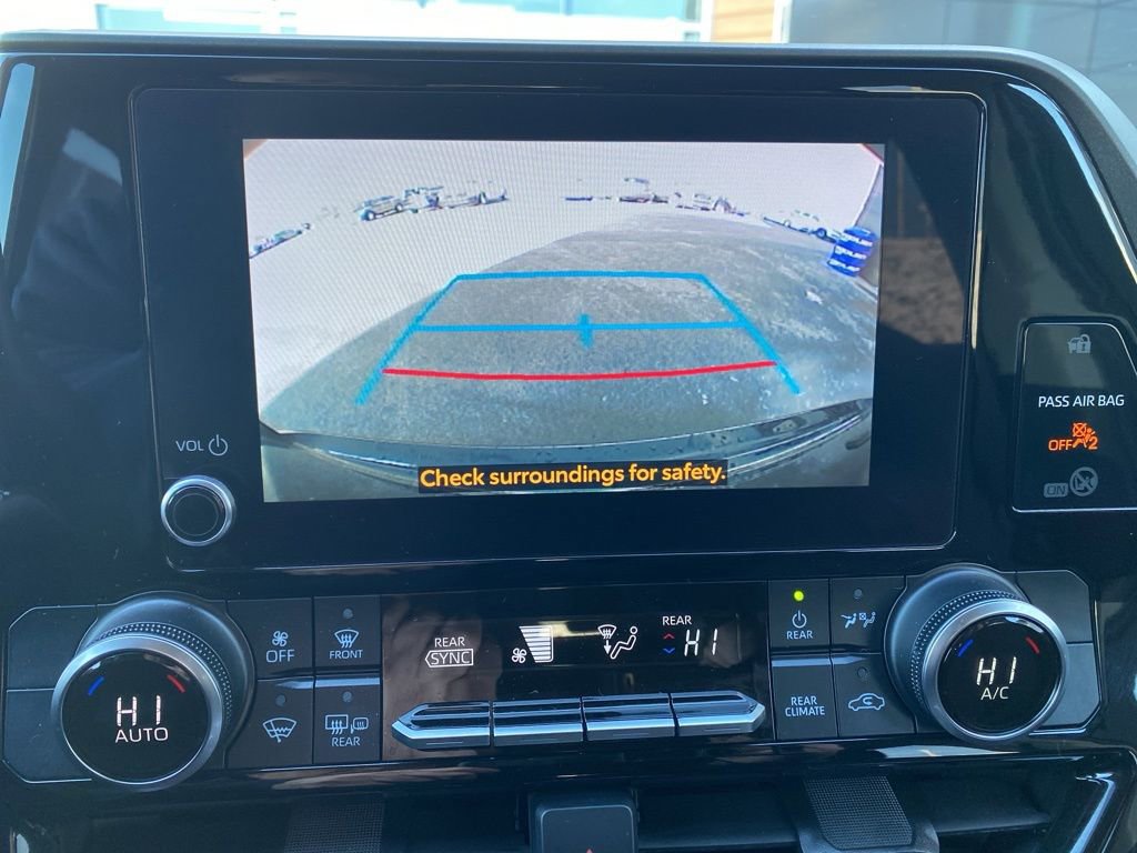 Used 2023 Toyota Highlander LE image 38