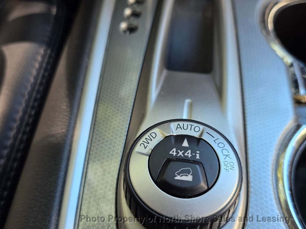 Used 2019 Nissan Pathfinder SL image 15