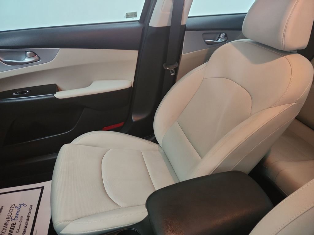 Used 2023 Kia Forte LXS w/ LXS Technology Package FWD image 27
