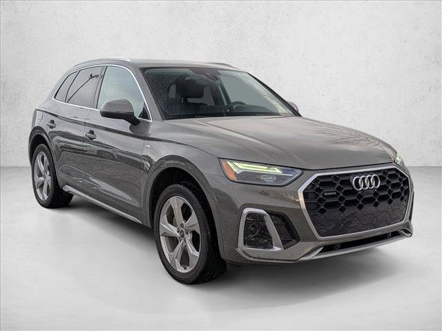 Certified 2023 Audi Q5 2.0T Premium Plus w/ Premium Plus Package image 3