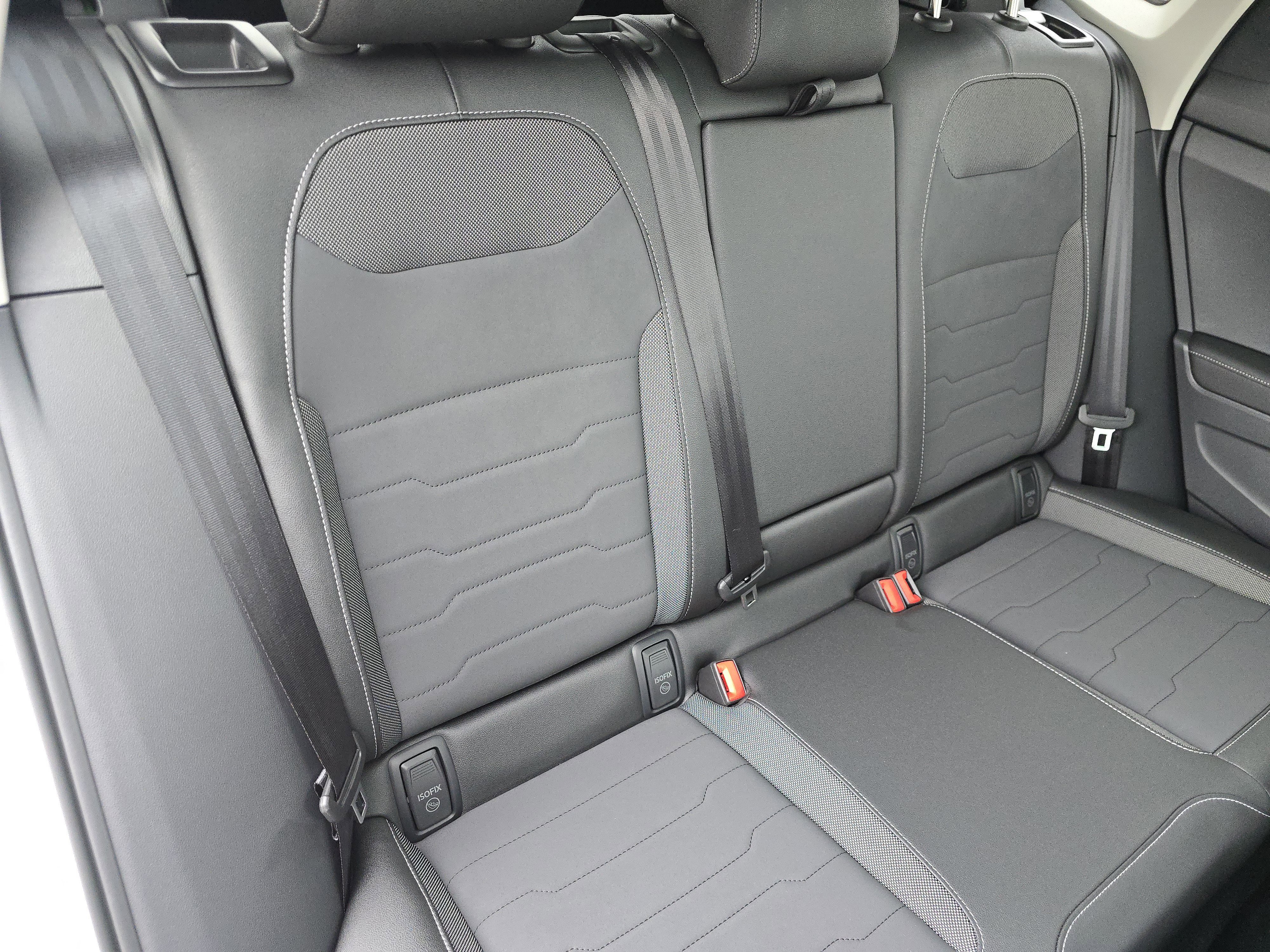 New 2025 Volkswagen Taos SE image 21