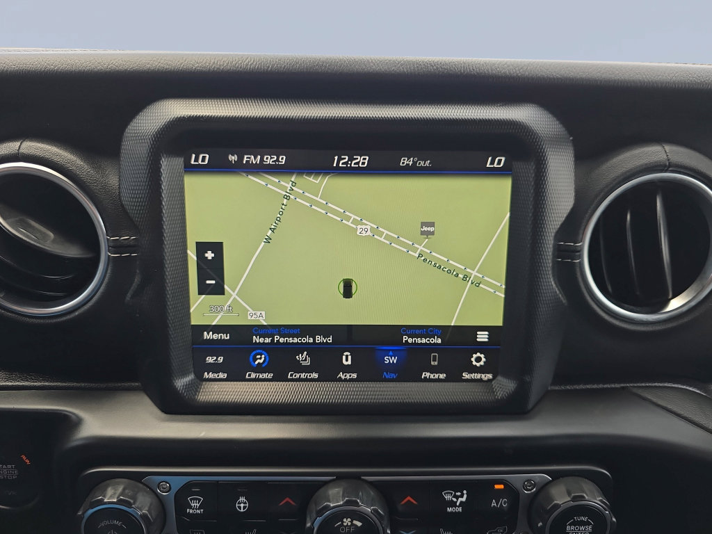 Used 2022 Jeep Wrangler Unlimited Sahara w/ Cold Weather Group AWD/4WD image 16