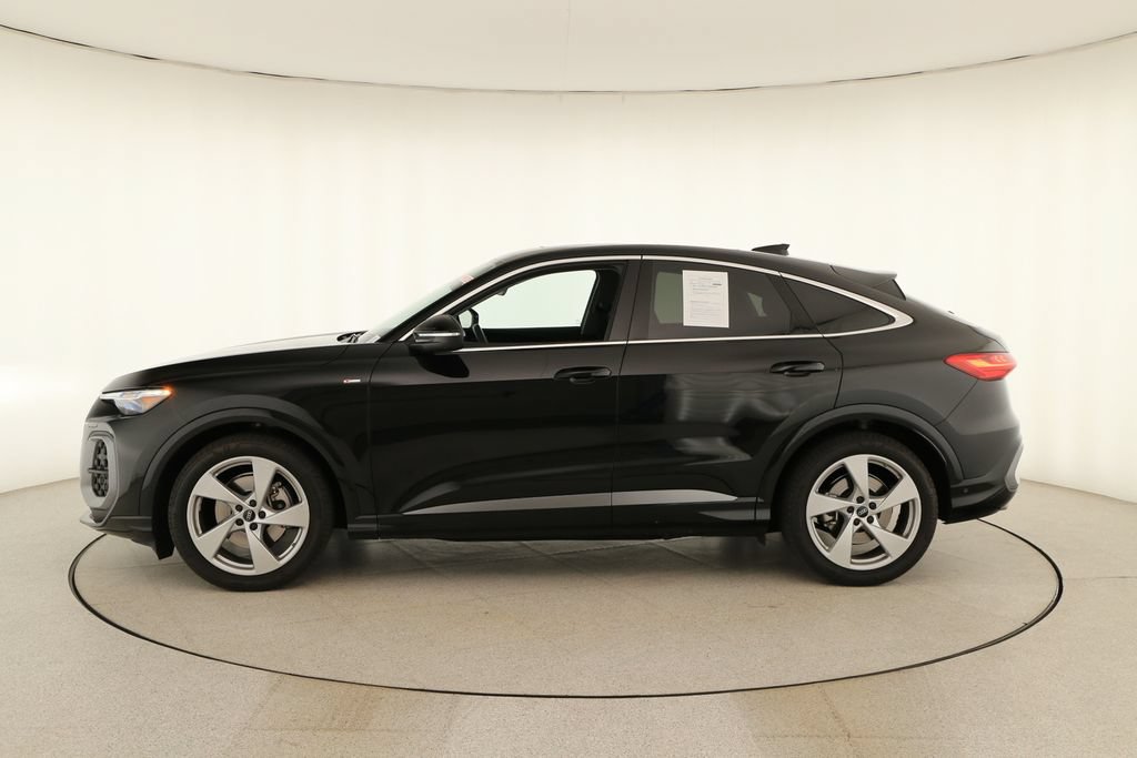 Certified 2025 Audi Q5 Prestige w/ 20" Wheel Package AWD/4WD image 2