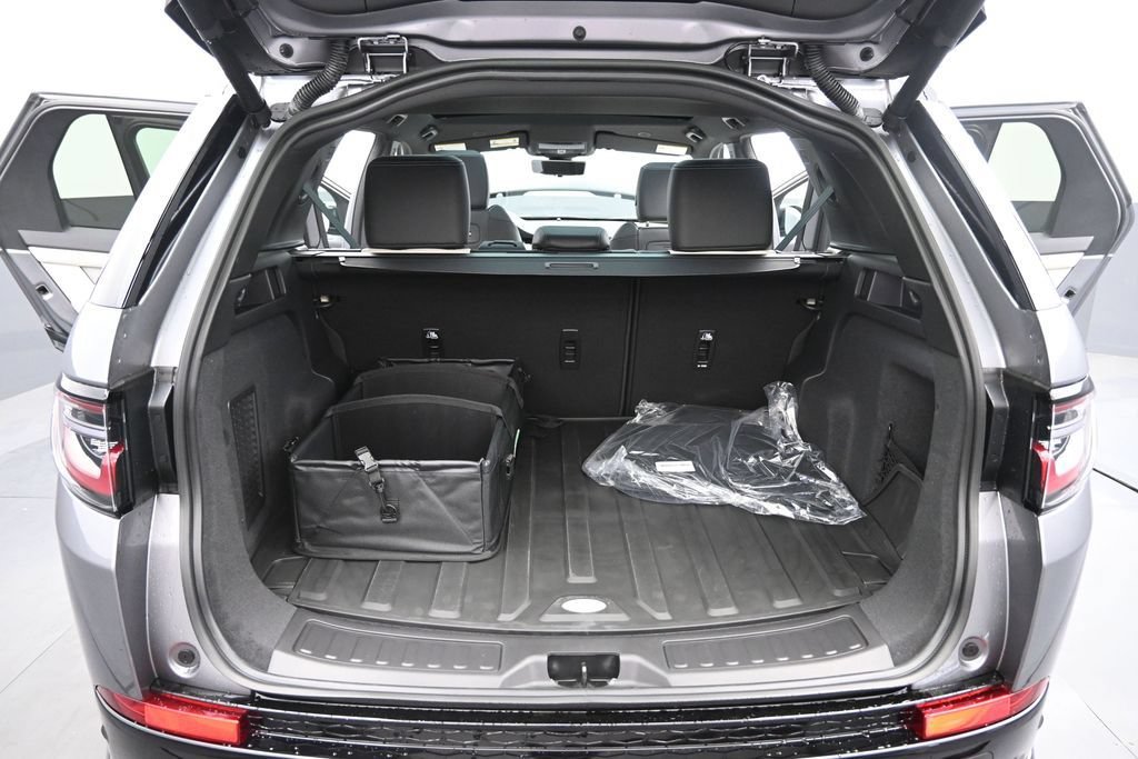 New 2026 Land Rover Discovery Sport Landmark AWD/4WD image 16