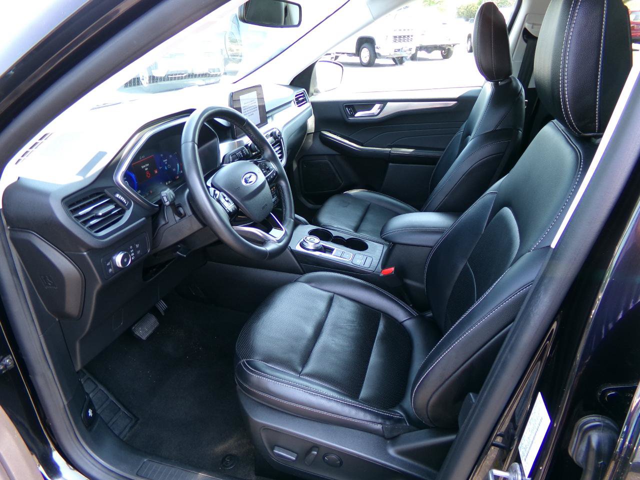 Used 2022 Ford Escape Titanium AWD/4WD image 12