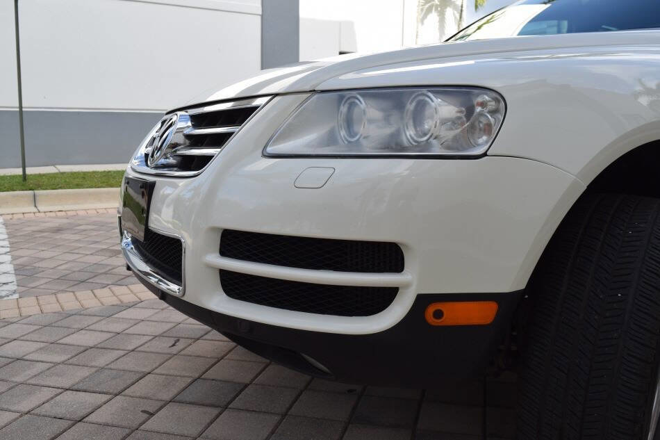 Used 2006 Volkswagen Touareg V10 TDI AWD/4WD image 14