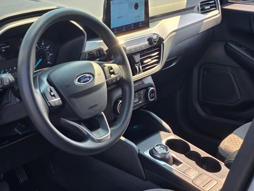 Used 2022 Ford Escape SE w/ SE Sport Appearance Package FWD image 21