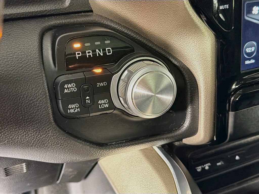 Used 2019 RAM 1500 Laramie AWD/4WD image 17
