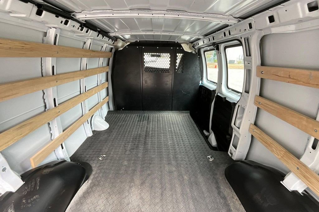 Used 2024 GMC Savana 2500 w/ Driver Convenience Package image 26