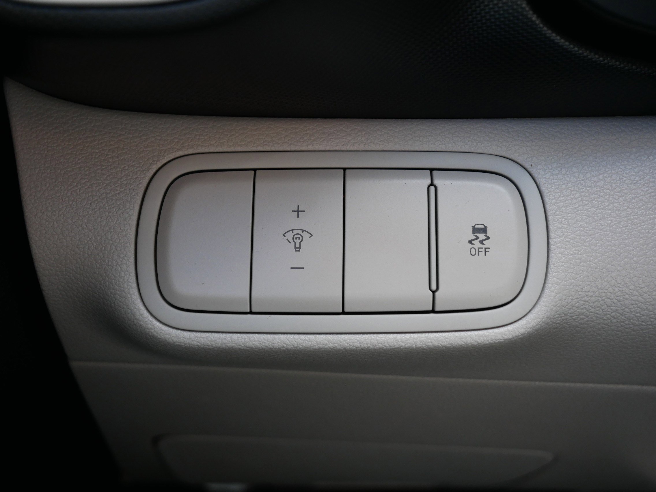 Certified 2023 Hyundai Venue SEL FWD image 26