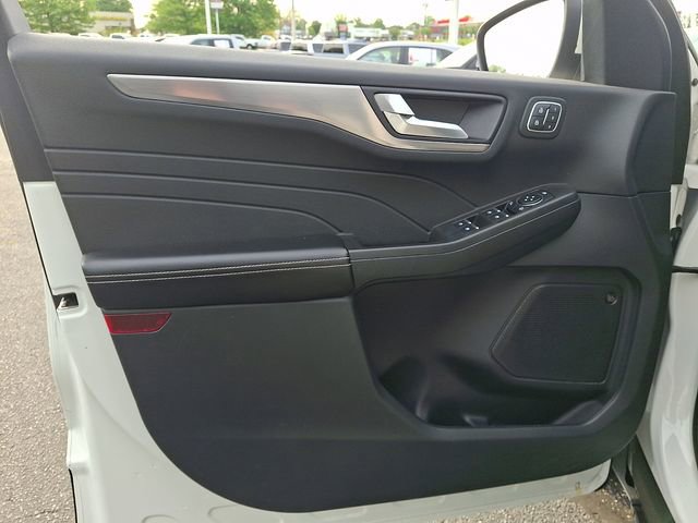 Used 2021 Ford Escape Titanium AWD/4WD image 12