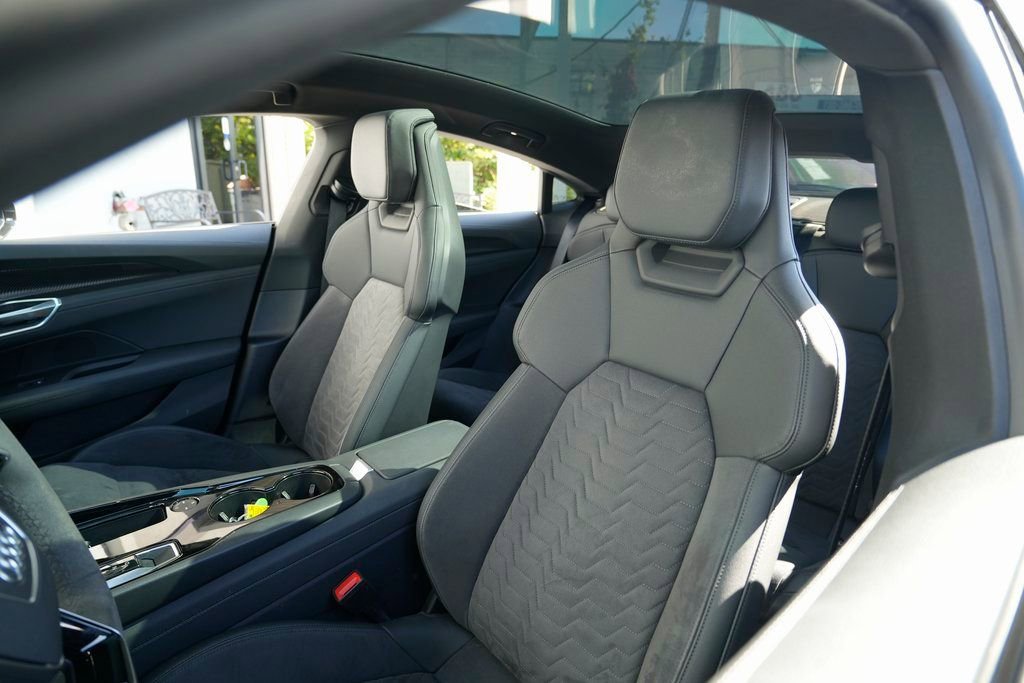 Used 2022 Audi e-tron GT Premium Plus AWD/4WD image 23