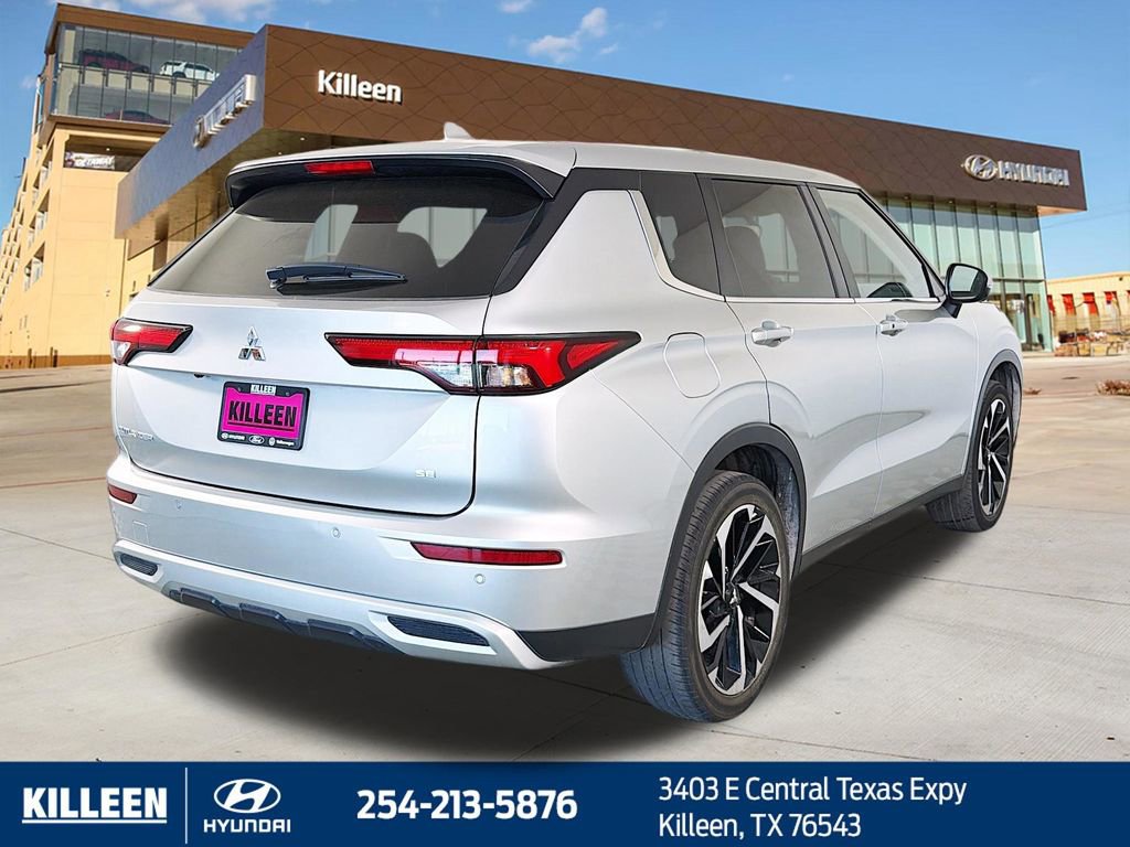 Used 2024 Mitsubishi Outlander SE image 9