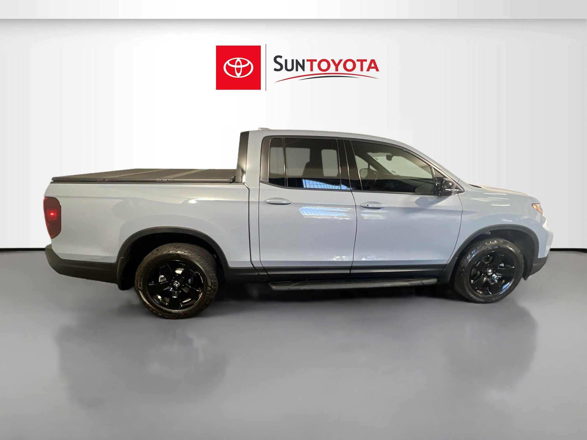 Used 2024 Honda Ridgeline Black Edition image 2