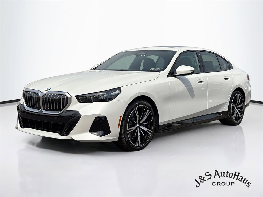 Used 2026 BMW 530i xDrive w/ M Sport Package AWD/4WD image 3
