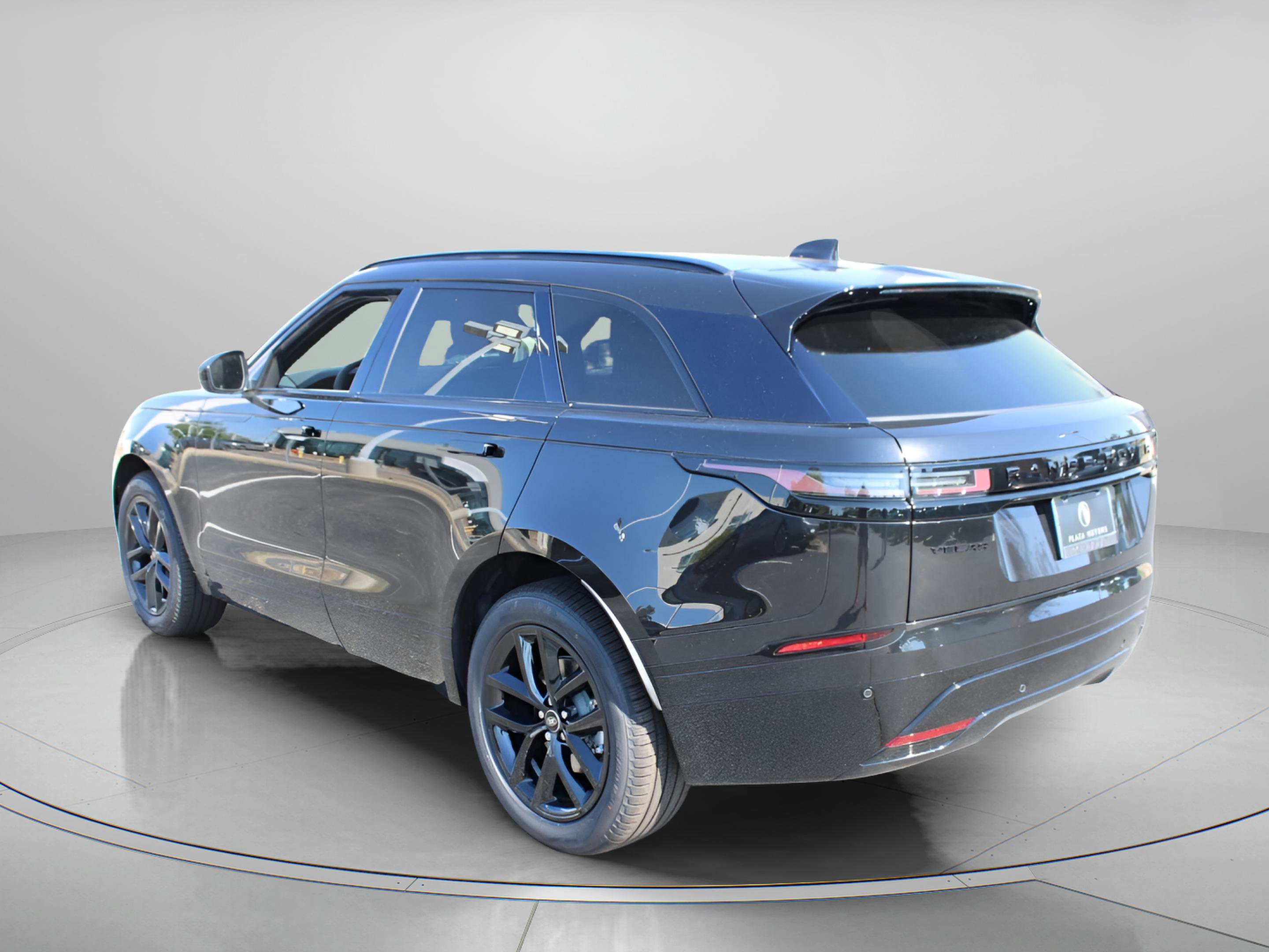 Used 2025 Land Rover Range Rover Velar Dynamic SE image 3