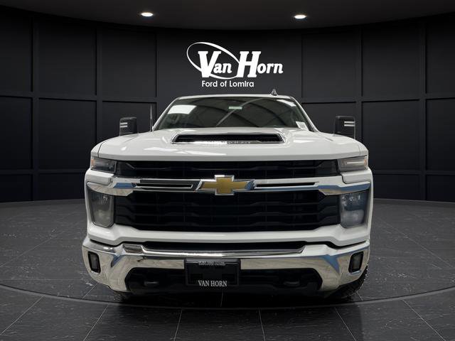 Used 2024 Chevrolet Silverado 3500 LT w/ Convenience Package image 11