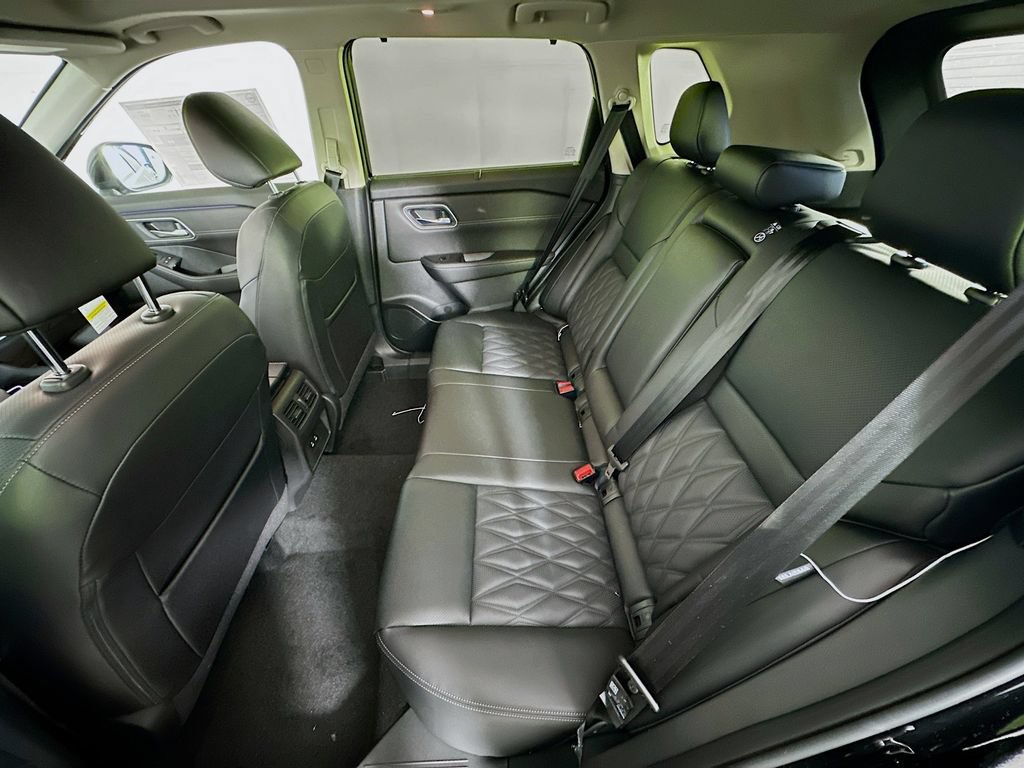 New 2026 Nissan Rogue Platinum AWD/4WD image 33