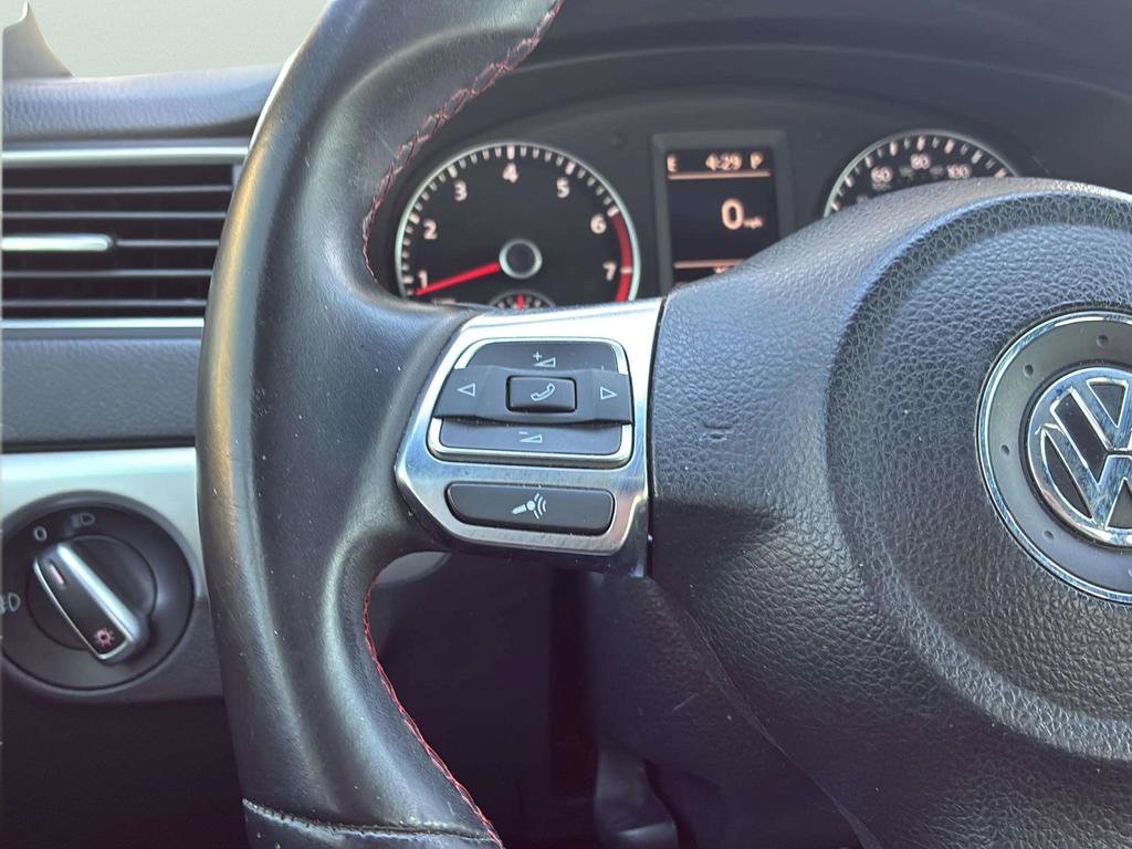 Used 2014 Volkswagen Jetta GLI Autobahn image 12