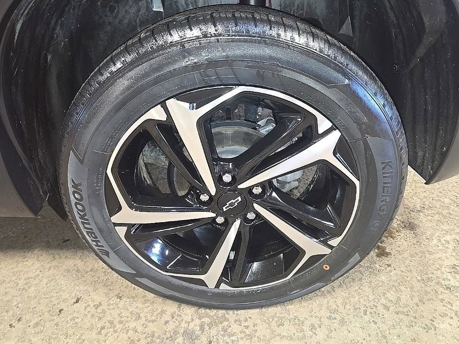 Used 2022 Chevrolet TrailBlazer RS w/ Technology Package image 39