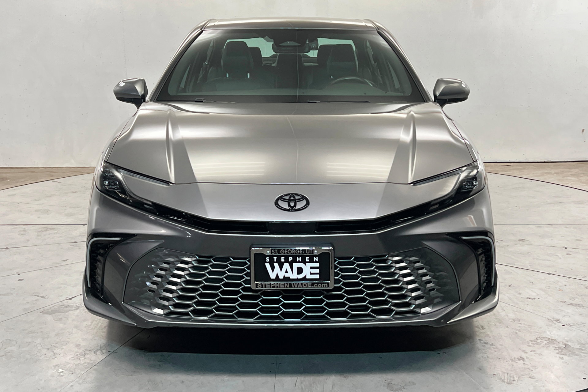 Used 2025 Toyota Camry XSE FWD image 9