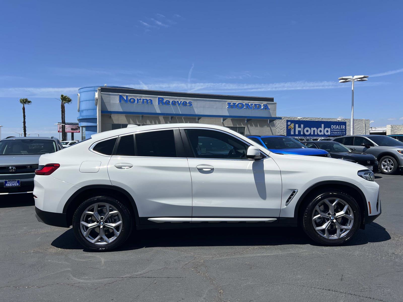Used 2023 BMW X4 xDrive30i w/ Convenience Package AWD/4WD image 29