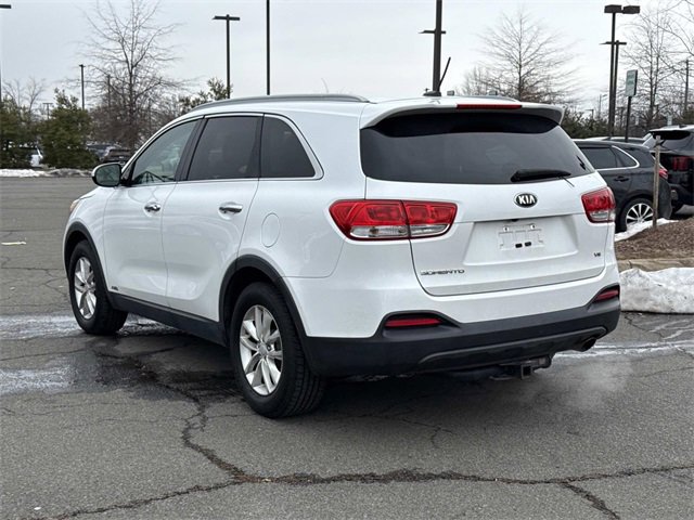 Used 2017 Kia Sorento LX image 4