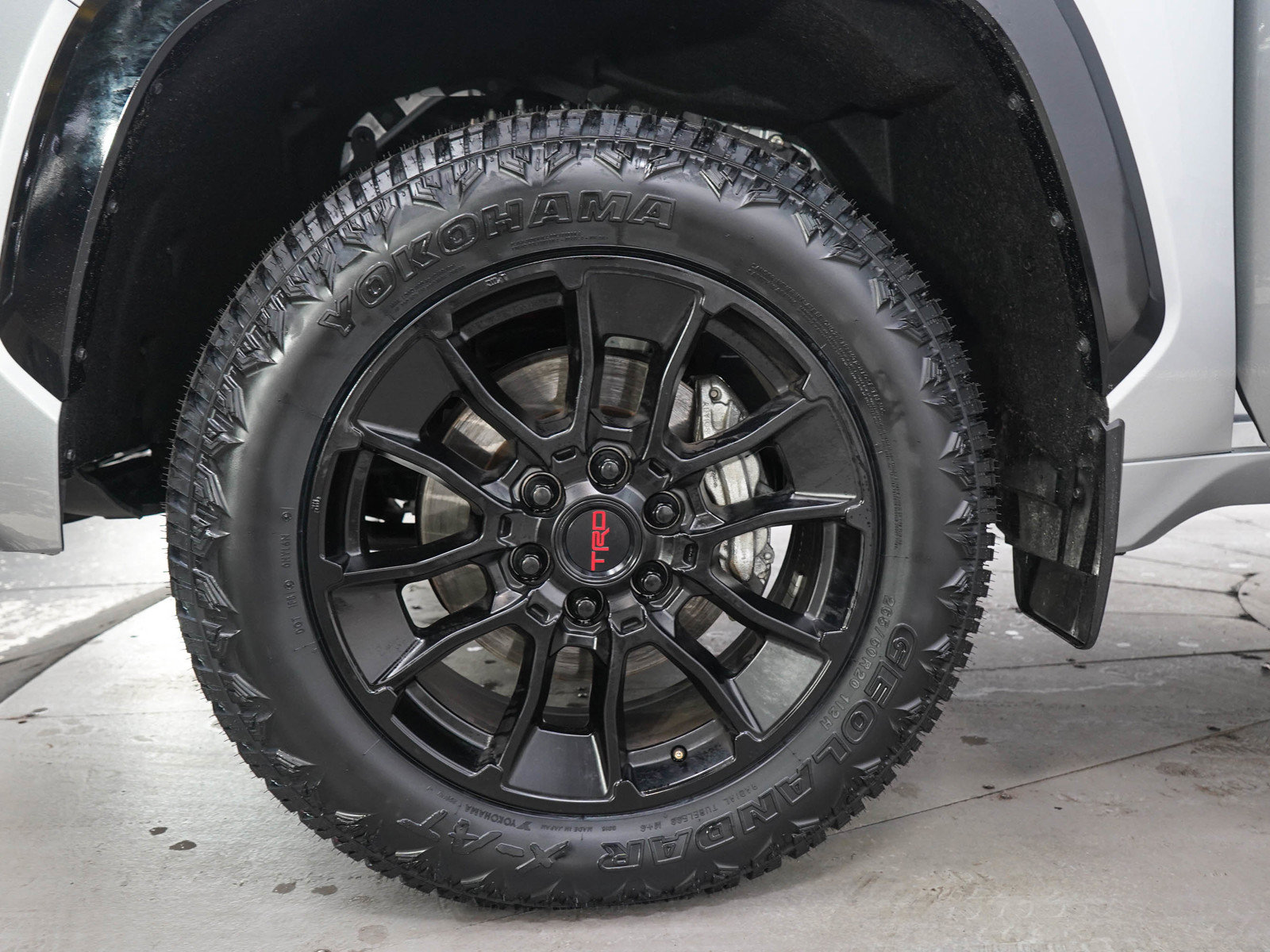 Used 2024 Toyota Tundra Platinum w/ TRD Off-Road Package AWD/4WD image 32