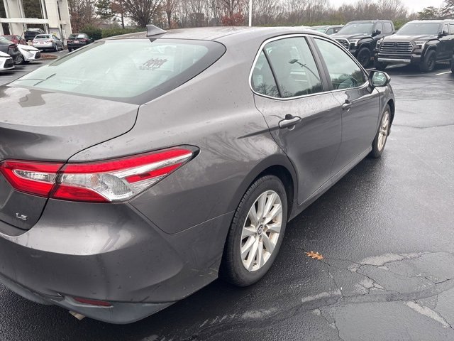 Used 2019 Toyota Camry LE image 6