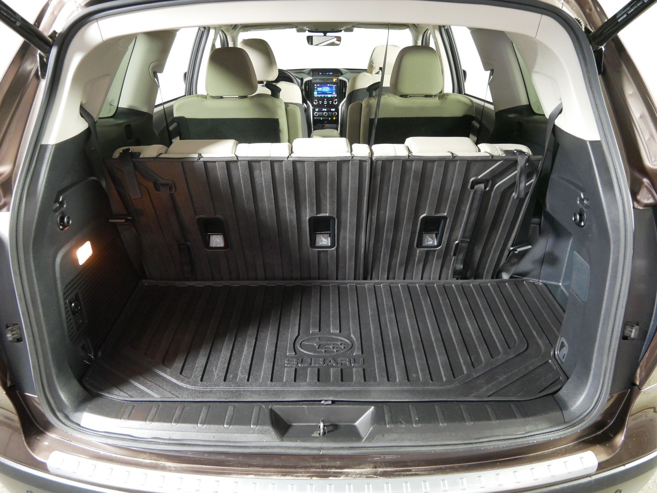 Used 2020 Subaru Ascent Premium w/ Convenience Package AWD/4WD image 18