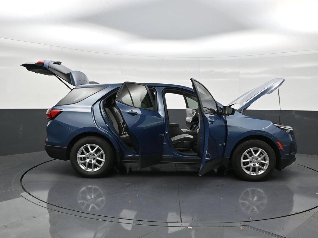 Used 2024 Chevrolet Equinox LS FWD image 29