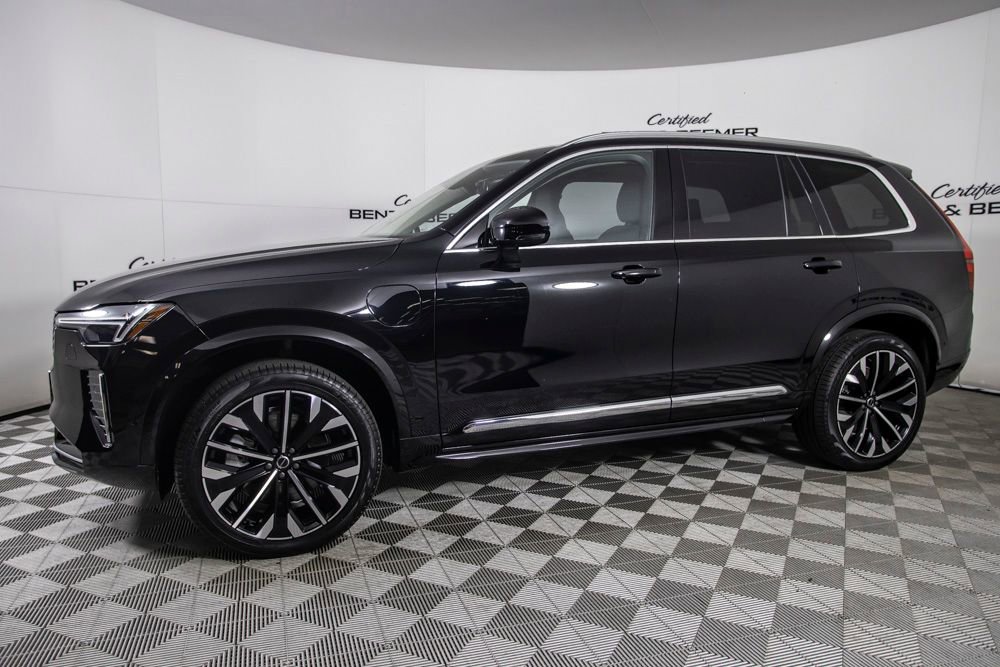 Used 2025 Volvo XC90 T8 Plus w/ Protection Package Premier image 11