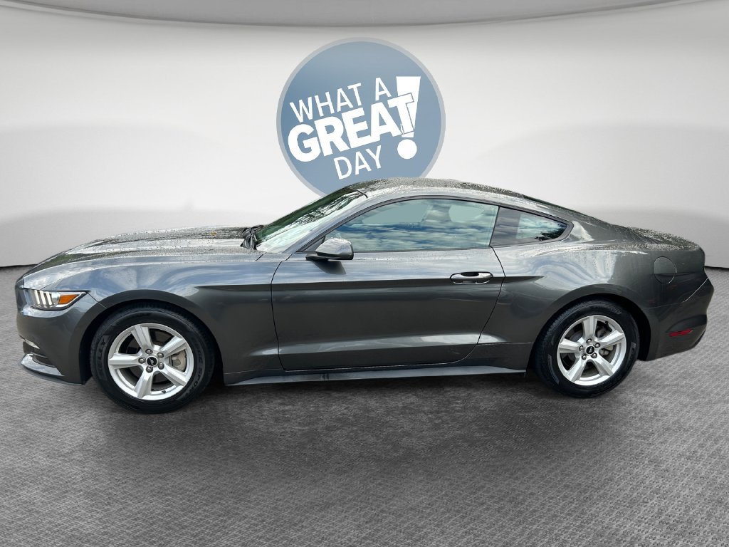 Used 2017 Ford Mustang Coupe RWD image 7